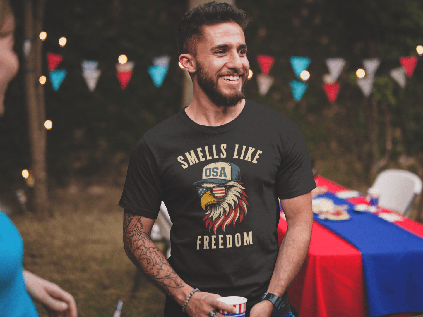 Patriotic Bald Eagle Smells Like Freedom T-Shirt - Inken Image